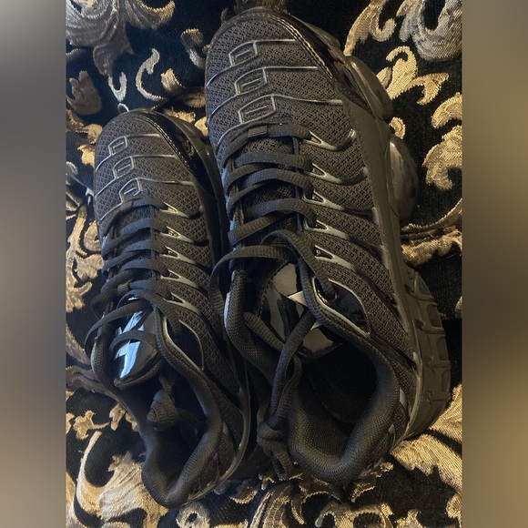 Size 7, all black steel toes, Unisex - Picture 4 of 4